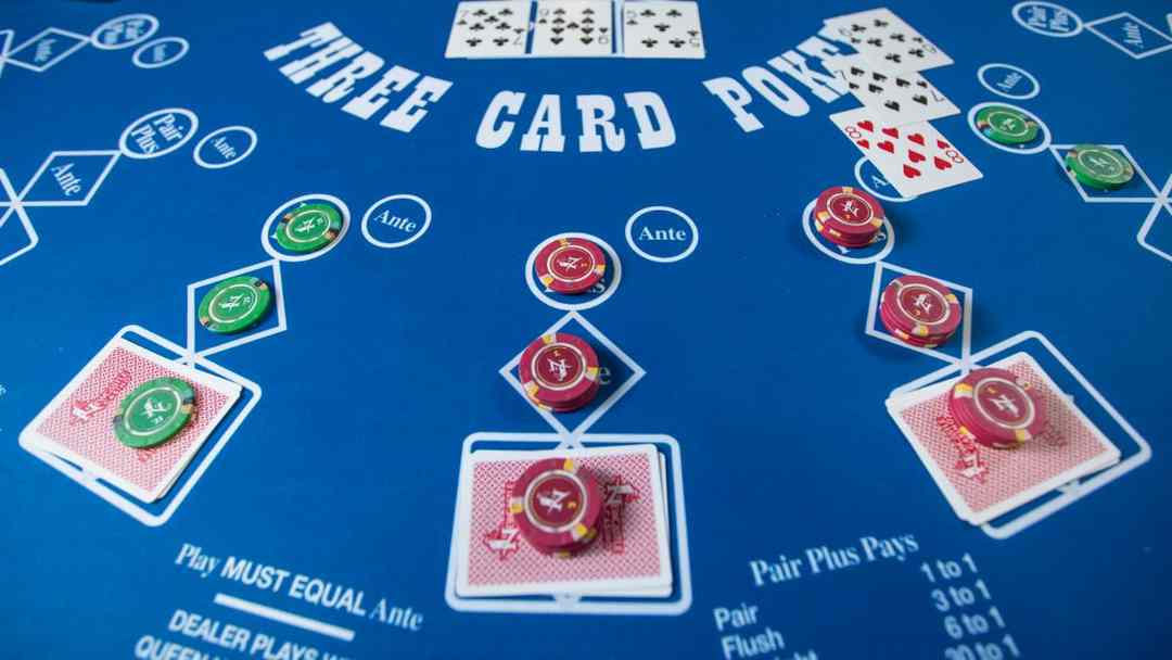 Bàn cược 3 Card Poker đầy chuyên nghiệp và hiện đại